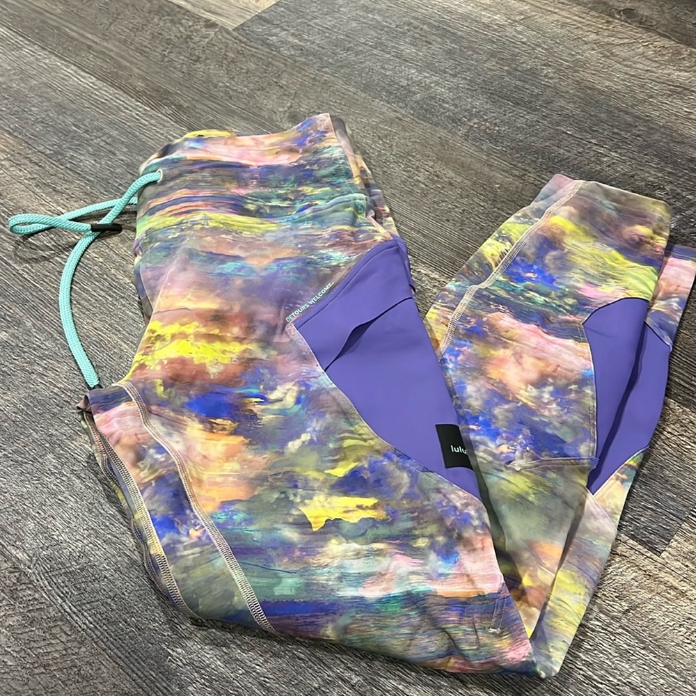 NWOT Lululemon Hiking Tights- Size 8